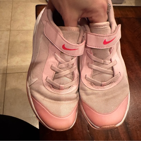 2 pairs of girls Nike shoes - Picture 2 of 3